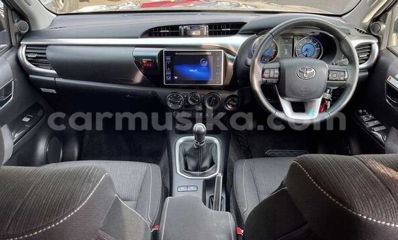 Acheter Occasion Voiture Toyota Hilux Beige à Beitbridge, Matabeleland South Acheter Occasion Voiture Toyota Hilux Beige à Beitbridge, Matabeleland South