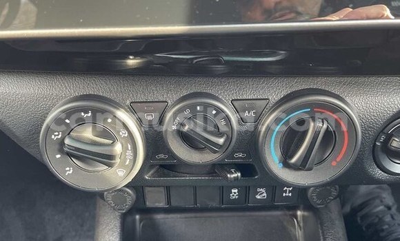 Acheter Occasion Voiture Toyota Hilux Beige à Beitbridge, Matabeleland South Acheter Occasion Voiture Toyota Hilux Beige à Beitbridge, Matabeleland South