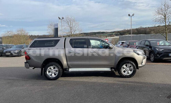 Acheter Occasion Voiture Toyota Hilux Beige à Beitbridge, Matabeleland South Acheter Occasion Voiture Toyota Hilux Beige à Beitbridge, Matabeleland South