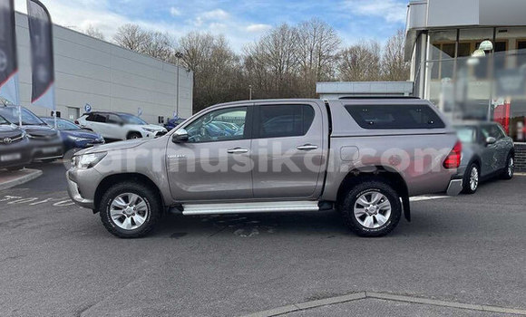 Acheter Occasion Voiture Toyota Hilux Beige à Beitbridge, Matabeleland South Acheter Occasion Voiture Toyota Hilux Beige à Beitbridge, Matabeleland South