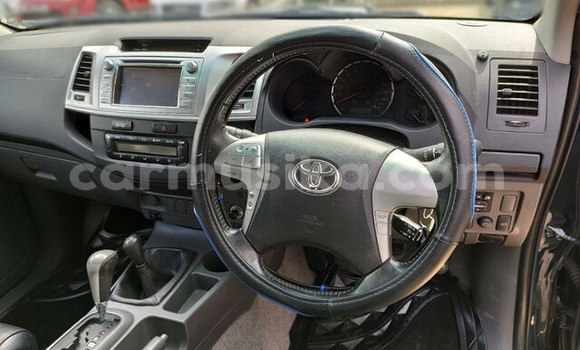 Nunua Ilio tumika Toyota Hilux Nyeusi Gari ndani ya Beitbridge nchini Matabeleland Kusini Nunua Ilio tumika Toyota Hilux Nyeusi Gari ndani ya Beitbridge nchini Matabeleland Kusini