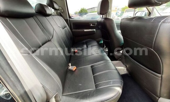 Nunua Ilio tumika Toyota Hilux Nyeusi Gari ndani ya Beitbridge nchini Matabeleland Kusini Nunua Ilio tumika Toyota Hilux Nyeusi Gari ndani ya Beitbridge nchini Matabeleland Kusini