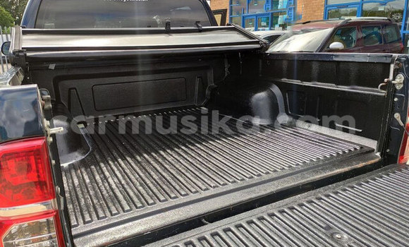 Nunua Ilio tumika Toyota Hilux Nyeusi Gari ndani ya Beitbridge nchini Matabeleland Kusini Nunua Ilio tumika Toyota Hilux Nyeusi Gari ndani ya Beitbridge nchini Matabeleland Kusini