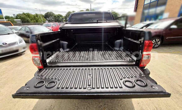 Nunua Ilio tumika Toyota Hilux Nyeusi Gari ndani ya Beitbridge nchini Matabeleland Kusini Nunua Ilio tumika Toyota Hilux Nyeusi Gari ndani ya Beitbridge nchini Matabeleland Kusini