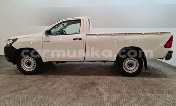 Acheter Occasion Voiture Toyota Hilux Blanc à Beitbridge, Matabeleland South Acheter Occasion Voiture Toyota Hilux Blanc à Beitbridge, Matabeleland South