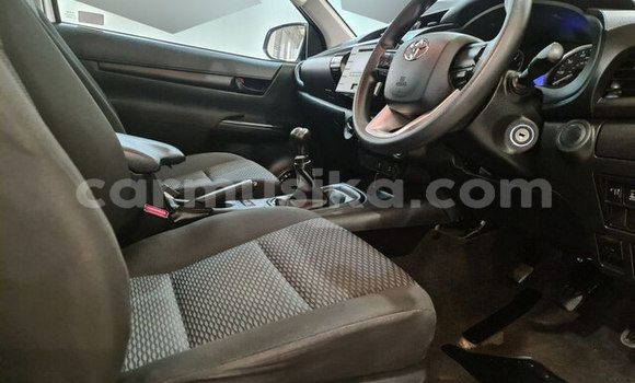 Acheter Occasion Voiture Toyota Hilux Blanc à Beitbridge, Matabeleland South Acheter Occasion Voiture Toyota Hilux Blanc à Beitbridge, Matabeleland South