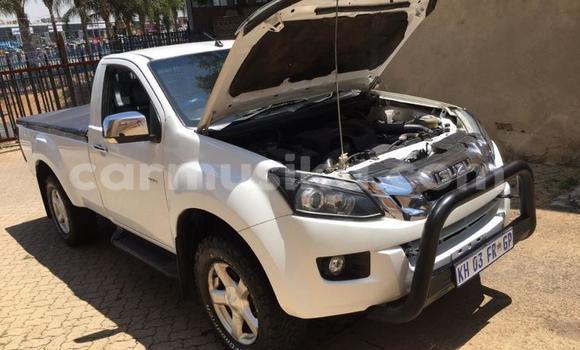 Buy Used Isuzu KB White Car in Beitbridge in Matabeleland South