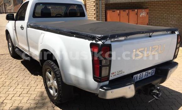 Acheter Occasion Voiture Isuzu KB Blanc à Beitbridge, Matabeleland South Acheter Occasion Voiture Isuzu KB Blanc à Beitbridge, Matabeleland South