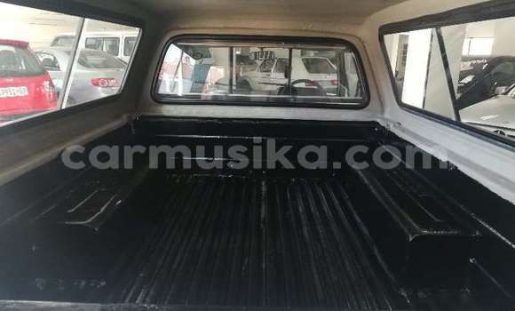 Tenga Tsaru Toyota Hilux Chena Mota in Beitbridge in Matabeleland South Tenga Tsaru Toyota Hilux Chena Mota in Beitbridge in Matabeleland South