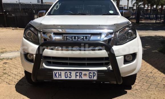 Acheter Occasion Voiture Isuzu KB Blanc à Beitbridge, Matabeleland South Acheter Occasion Voiture Isuzu KB Blanc à Beitbridge, Matabeleland South