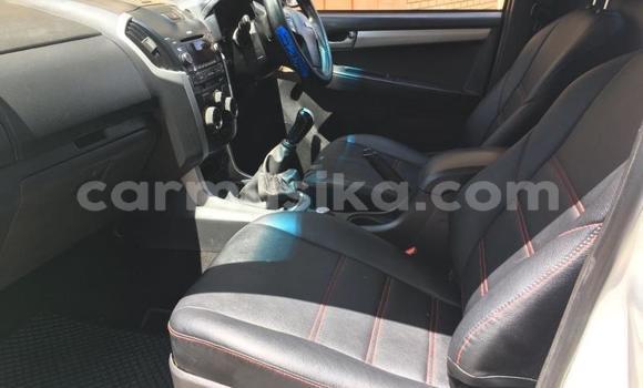 Acheter Occasion Voiture Isuzu KB Blanc à Beitbridge, Matabeleland South Acheter Occasion Voiture Isuzu KB Blanc à Beitbridge, Matabeleland South