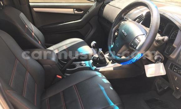 Acheter Occasion Voiture Isuzu KB Blanc à Beitbridge, Matabeleland South Acheter Occasion Voiture Isuzu KB Blanc à Beitbridge, Matabeleland South