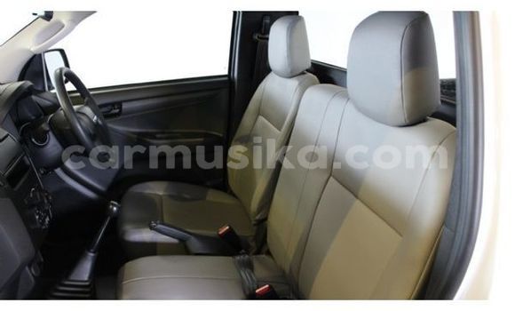 Tenga Tsaru Isuzu KB Chena Mota in Bulawayo in Bulawayo Tenga Tsaru Isuzu KB Chena Mota in Bulawayo in Bulawayo