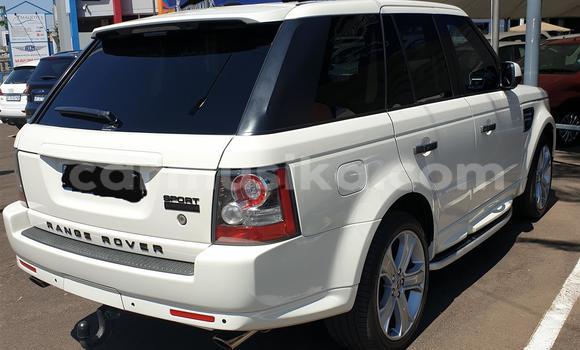 Nunua Ilio tumika Range Rover Range Rover Nyeupe Gari ndani ya Beitbridge nchini Matabeleland Kusini Nunua Ilio tumika Range Rover Range Rover Nyeupe Gari ndani ya Beitbridge nchini Matabeleland Kusini