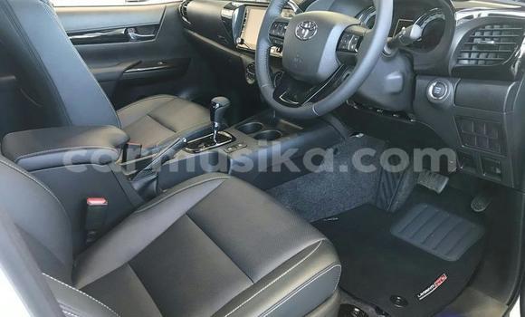 Acheter Occasion Voiture Toyota Hilux Blanc à Beitbridge, Matabeleland South Acheter Occasion Voiture Toyota Hilux Blanc à Beitbridge, Matabeleland South