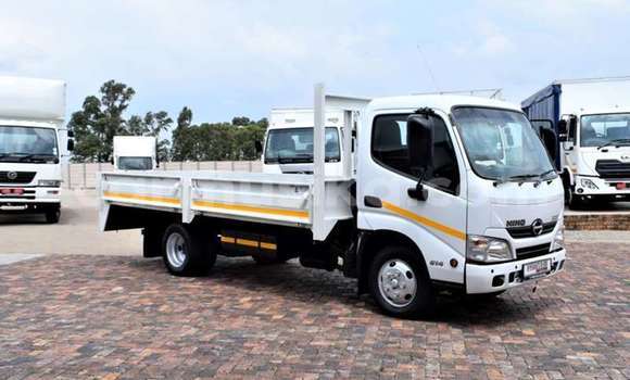 Acheter Occasion Utilitaire Hino 300 Blanc à Beitbridge, Matabeleland South Acheter Occasion Utilitaire Hino 300 Blanc à Beitbridge, Matabeleland South
