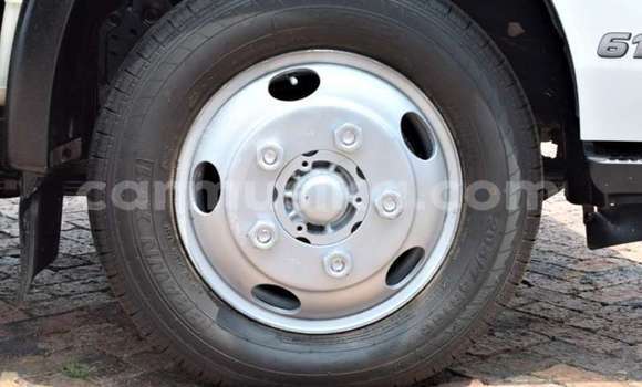 Acheter Occasion Utilitaire Hino 300 Blanc à Beitbridge, Matabeleland South Acheter Occasion Utilitaire Hino 300 Blanc à Beitbridge, Matabeleland South