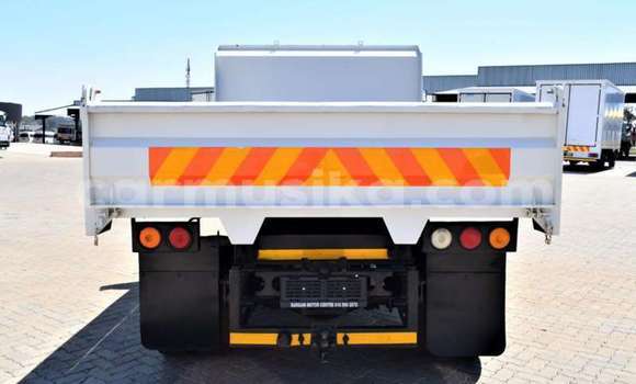 Buy Used Isuzu FTR 850 White Truck in Beitbridge in Matabeleland South Buy Used Isuzu FTR 850 White Truck in Beitbridge in Matabeleland South