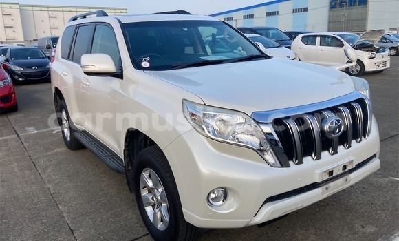 Nunua Ilio tumika Toyota Prado Nyeupe Gari ndani ya Beitbridge nchini Matabeleland Kusini