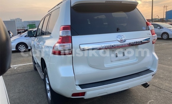 Nunua Ilio tumika Toyota Prado Nyeupe Gari ndani ya Beitbridge nchini Matabeleland Kusini Nunua Ilio tumika Toyota Prado Nyeupe Gari ndani ya Beitbridge nchini Matabeleland Kusini