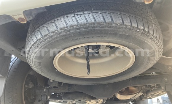 Nunua Ilio tumika Toyota Prado Nyeupe Gari ndani ya Beitbridge nchini Matabeleland Kusini Nunua Ilio tumika Toyota Prado Nyeupe Gari ndani ya Beitbridge nchini Matabeleland Kusini