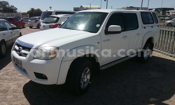 Acheter Occasion Voiture Mazda BT-50 Blanc à Beitbridge, Matabeleland South Acheter Occasion Voiture Mazda BT-50 Blanc à Beitbridge, Matabeleland South