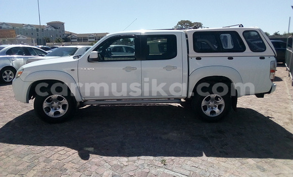 Acheter Occasion Voiture Mazda BT-50 Blanc à Beitbridge, Matabeleland South Acheter Occasion Voiture Mazda BT-50 Blanc à Beitbridge, Matabeleland South