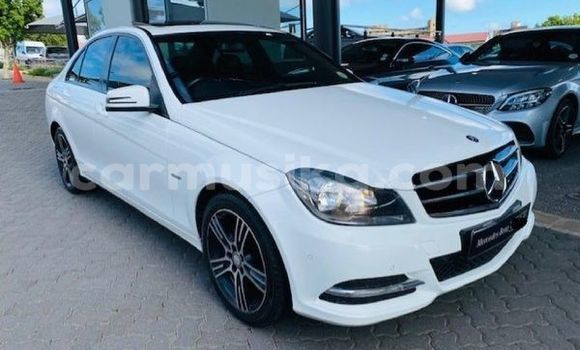 Buy Used Mercedes‒Benz C–Class White Car in Beitbridge in Matabeleland South Buy Used Mercedes‒Benz C–Class White Car in Beitbridge in Matabeleland South