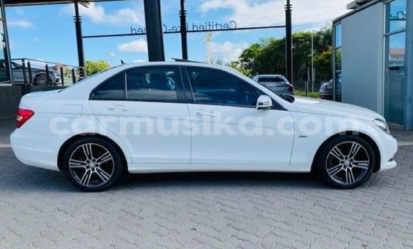 Tenga Tsaru Mercedes‒Benz C–Class Chena Mota in Beitbridge in Matabeleland South Tenga Tsaru Mercedes‒Benz C–Class Chena Mota in Beitbridge in Matabeleland South