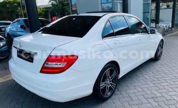 Tenga Tsaru Mercedes‒Benz C–Class Chena Mota in Beitbridge in Matabeleland South Tenga Tsaru Mercedes‒Benz C–Class Chena Mota in Beitbridge in Matabeleland South