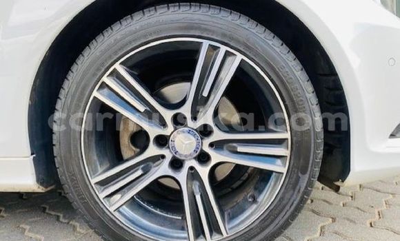 Tenga Tsaru Mercedes‒Benz C–Class Chena Mota in Beitbridge in Matabeleland South Tenga Tsaru Mercedes‒Benz C–Class Chena Mota in Beitbridge in Matabeleland South