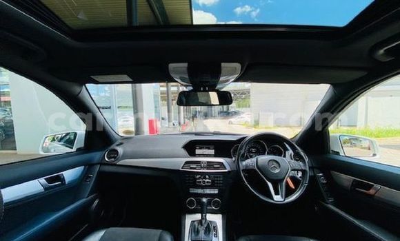 Tenga Tsaru Mercedes‒Benz C–Class Chena Mota in Beitbridge in Matabeleland South Tenga Tsaru Mercedes‒Benz C–Class Chena Mota in Beitbridge in Matabeleland South