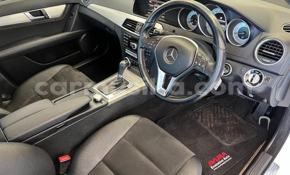 Tenga Tsaru Mercedes‒Benz C–Class Chena Mota in Beitbridge in Matabeleland South Tenga Tsaru Mercedes‒Benz C–Class Chena Mota in Beitbridge in Matabeleland South