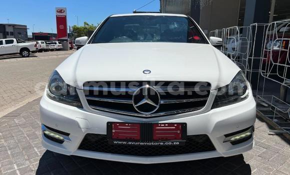 Tenga Tsaru Mercedes‒Benz C–Class Chena Mota in Beitbridge in Matabeleland South Tenga Tsaru Mercedes‒Benz C–Class Chena Mota in Beitbridge in Matabeleland South