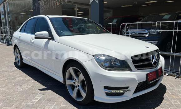 Tenga Tsaru Mercedes‒Benz C–Class Chena Mota in Beitbridge in Matabeleland South Tenga Tsaru Mercedes‒Benz C–Class Chena Mota in Beitbridge in Matabeleland South