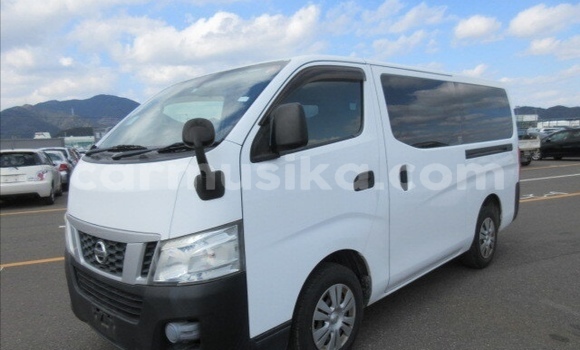 Nunua Ilio tumika Nissan Caravan Nyeupe Gari ndani ya Beitbridge nchini Matabeleland Kusini