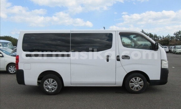 Acheter Occasion Voiture Nissan Caravan Blanc à Beitbridge, Matabeleland South Acheter Occasion Voiture Nissan Caravan Blanc à Beitbridge, Matabeleland South