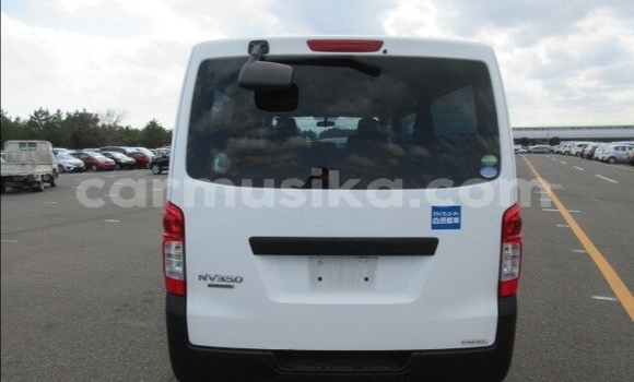 Acheter Occasion Voiture Nissan Caravan Blanc à Beitbridge, Matabeleland South Acheter Occasion Voiture Nissan Caravan Blanc à Beitbridge, Matabeleland South
