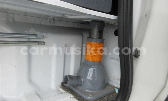 Acheter Occasion Voiture Nissan Caravan Blanc à Beitbridge, Matabeleland South Acheter Occasion Voiture Nissan Caravan Blanc à Beitbridge, Matabeleland South