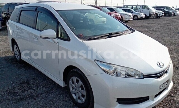 Acheter Occasion Voiture Toyota Wish Blanc à Beitbridge, Matabeleland South