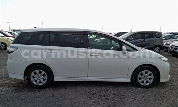 Tenga Tsaru Toyota Wish Chena Mota in Beitbridge in Matabeleland South Tenga Tsaru Toyota Wish Chena Mota in Beitbridge in Matabeleland South