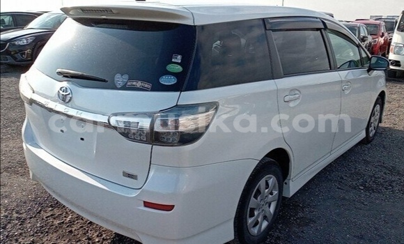 Tenga Tsaru Toyota Wish Chena Mota in Beitbridge in Matabeleland South Tenga Tsaru Toyota Wish Chena Mota in Beitbridge in Matabeleland South