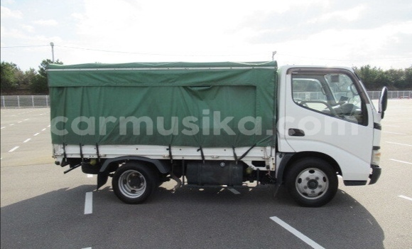 Acheter Occasion Voiture Toyota Dyna Blanc à Beitbridge, Matabeleland South Acheter Occasion Voiture Toyota Dyna Blanc à Beitbridge, Matabeleland South
