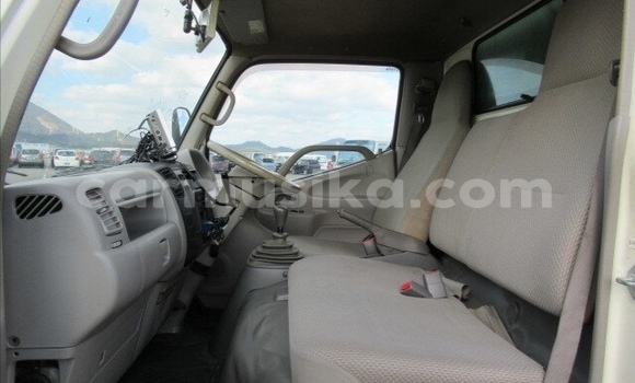 Acheter Occasion Voiture Toyota Dyna Blanc à Beitbridge, Matabeleland South Acheter Occasion Voiture Toyota Dyna Blanc à Beitbridge, Matabeleland South