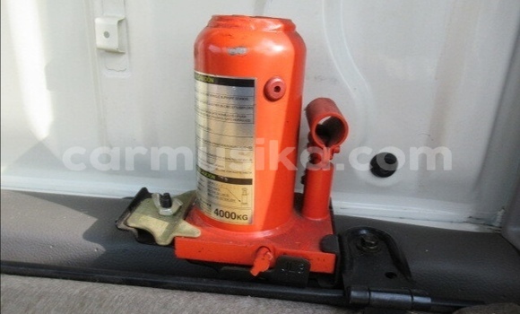 Acheter Occasion Voiture Toyota Dyna Blanc à Beitbridge, Matabeleland South Acheter Occasion Voiture Toyota Dyna Blanc à Beitbridge, Matabeleland South