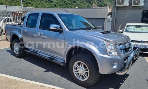 Tenga Tsaru Isuzu KB Bhuruu Mota in Beitbridge in Matabeleland South