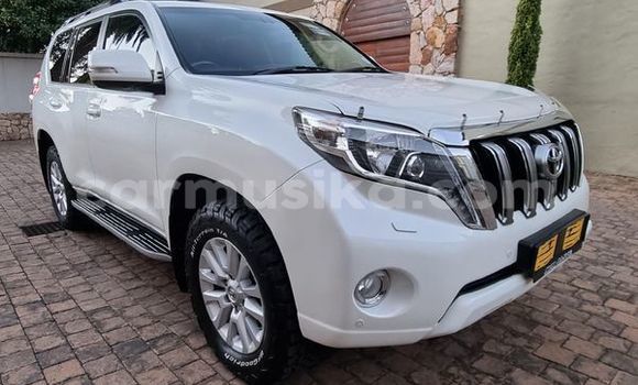 Acheter Occasion Voiture Toyota Land Cruiser Prado Blanc à Beitbridge, Matabeleland South