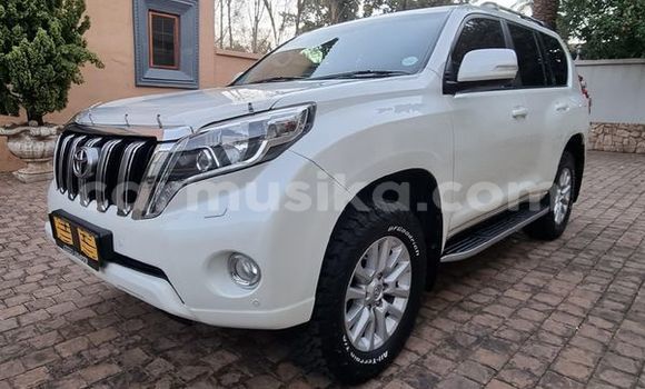 Acheter Occasion Voiture Toyota Land Cruiser Prado Blanc à Beitbridge, Matabeleland South Acheter Occasion Voiture Toyota Land Cruiser Prado Blanc à Beitbridge, Matabeleland South
