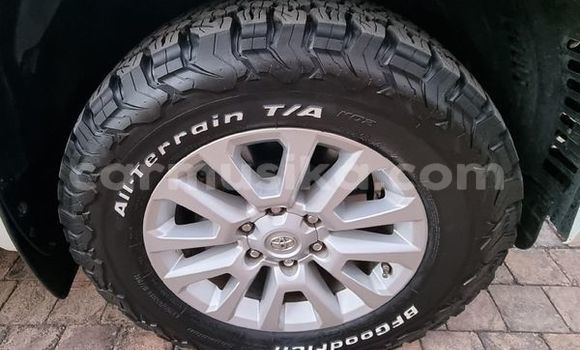 Acheter Occasion Voiture Toyota Land Cruiser Prado Blanc à Beitbridge, Matabeleland South Acheter Occasion Voiture Toyota Land Cruiser Prado Blanc à Beitbridge, Matabeleland South