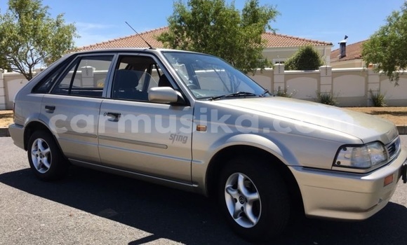 Acheter Occasion Voiture Mazda 323 Gris à Beitbridge, Matabeleland South Acheter Occasion Voiture Mazda 323 Gris à Beitbridge, Matabeleland South